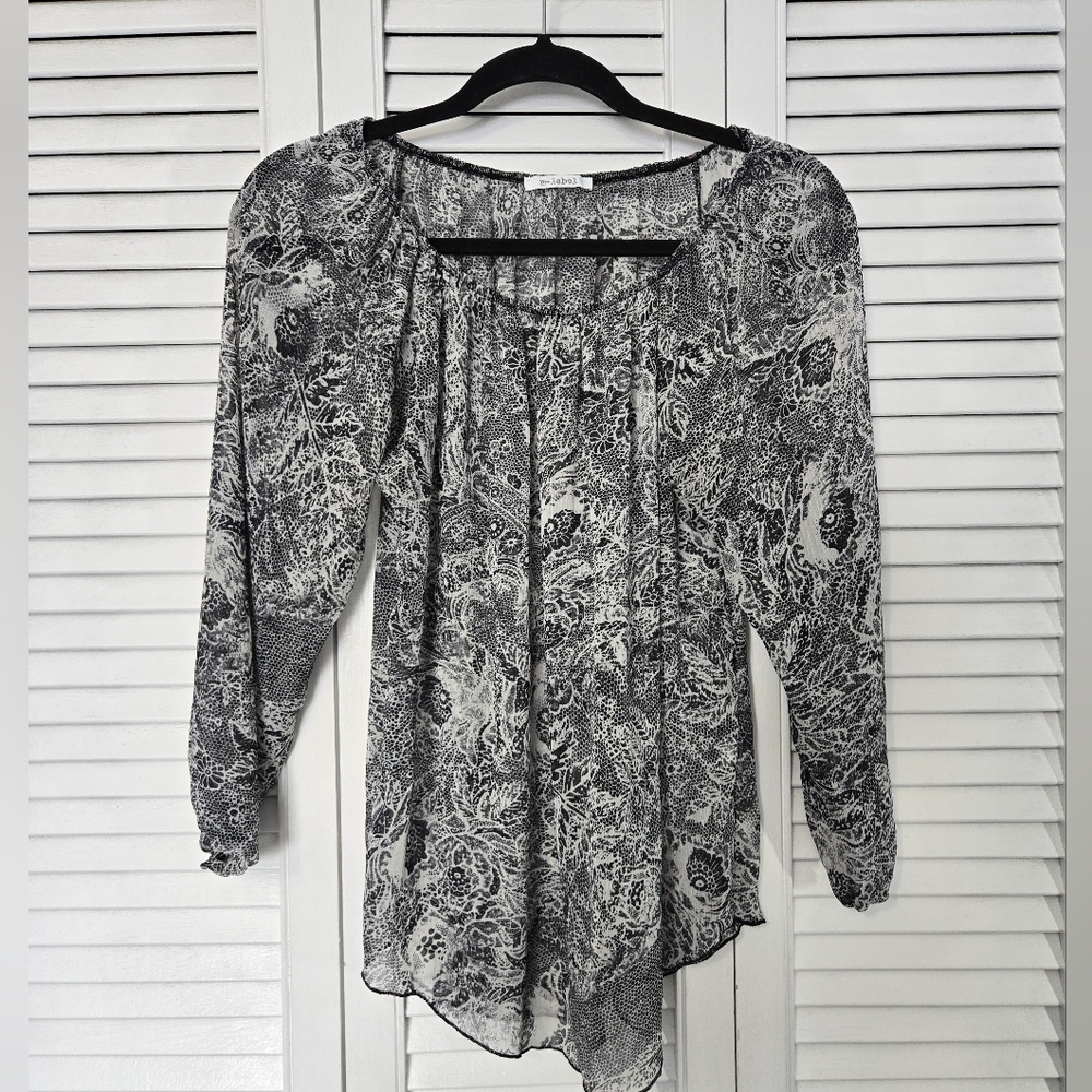 🟢 Elegant Black and White Women's Top